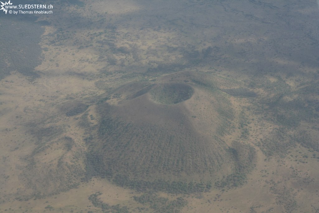 IMG 7722-Kenya iactive vulkano between Tsavo East and Kimana